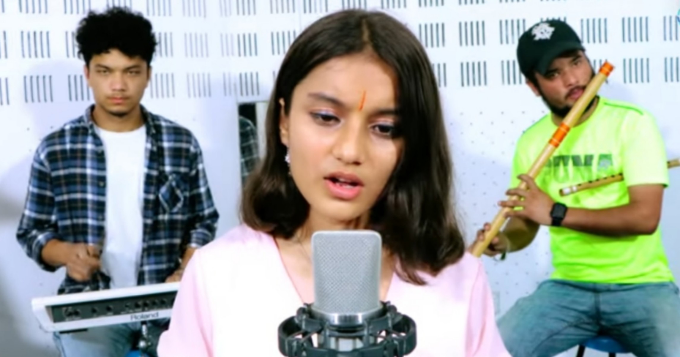 रोशा फुयालको नयाँ गीत “झोला” रिलिज