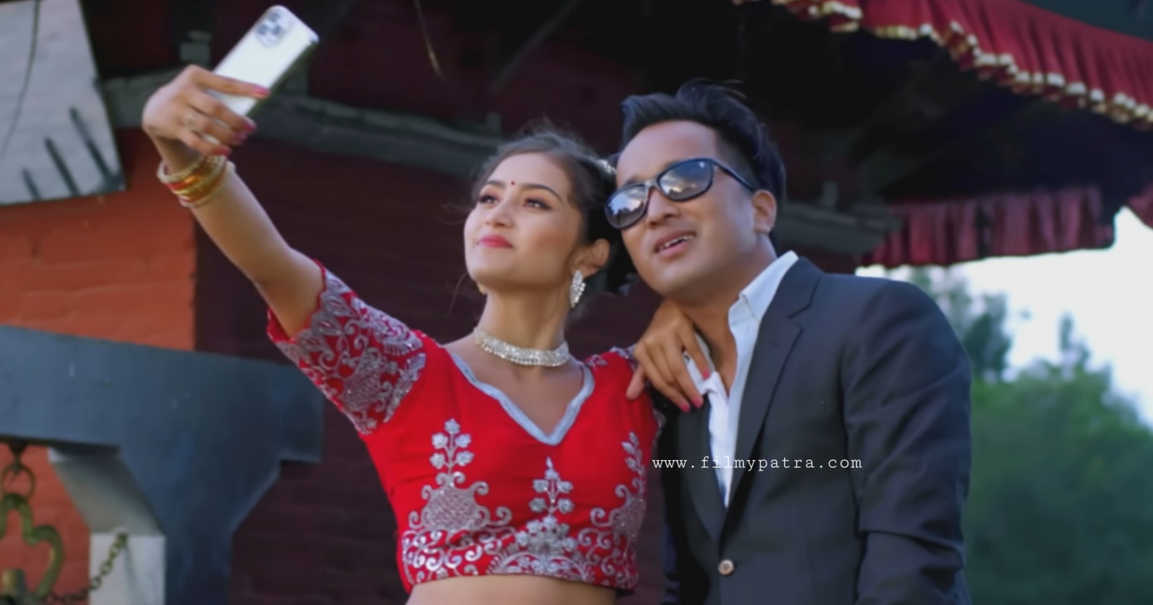 चौतर्फी चर्चासहित भागिरथको ‘झमझम झम्काना’ युट्युबको शिर्ष स्थानमा